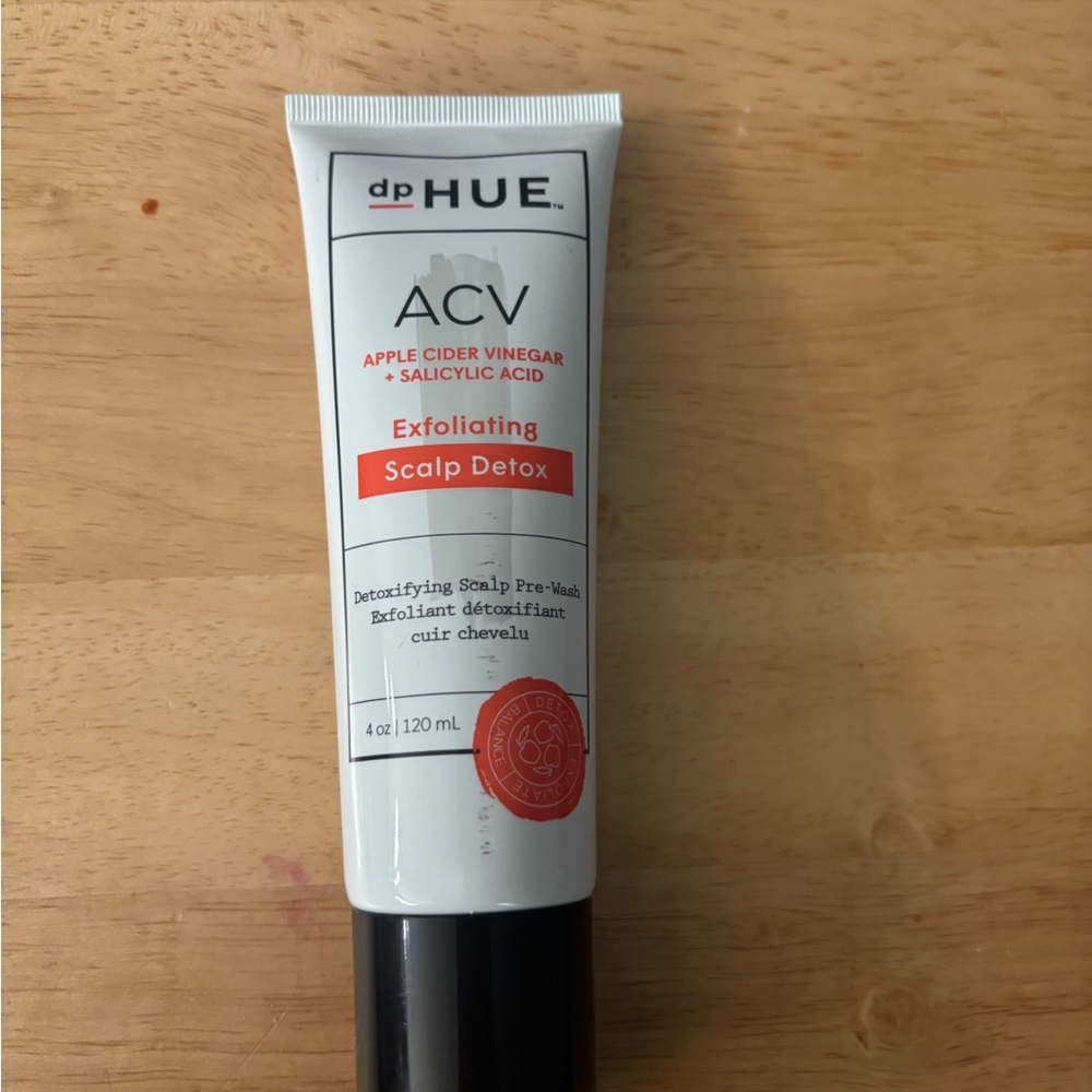 Brand new dpHUE Exfoliating Scalp Detox